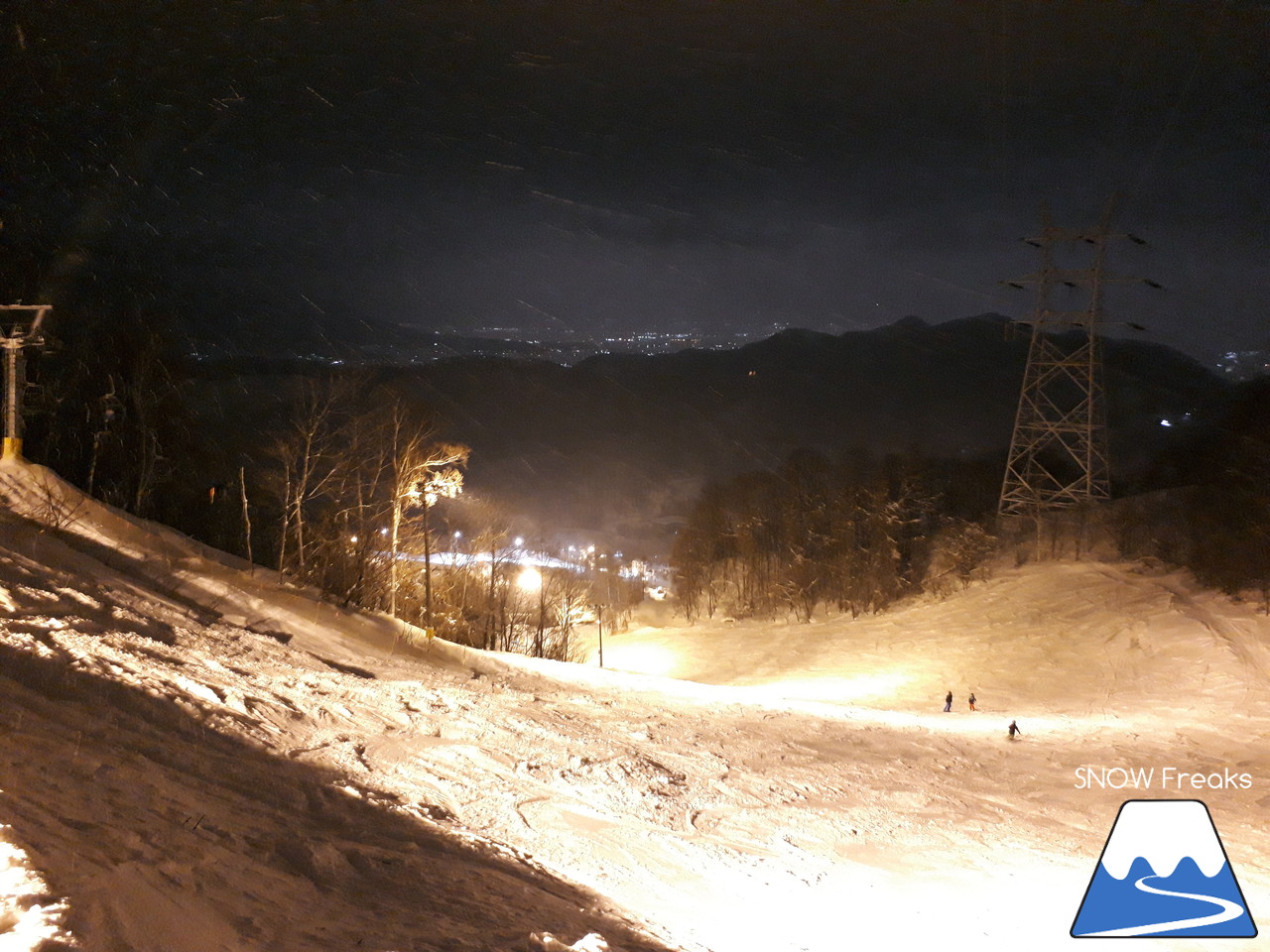 さっぽろばんけいスキー場　連日の降雪でコンディション良好な ban.Kで、Mt.石井スポーツ / b.c.map『VECTORGLIDEライダー・浅川誠とナイターセッション！』開催☆ 